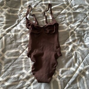 SKIMS - Seamless Sculpt Thong Bodysuit